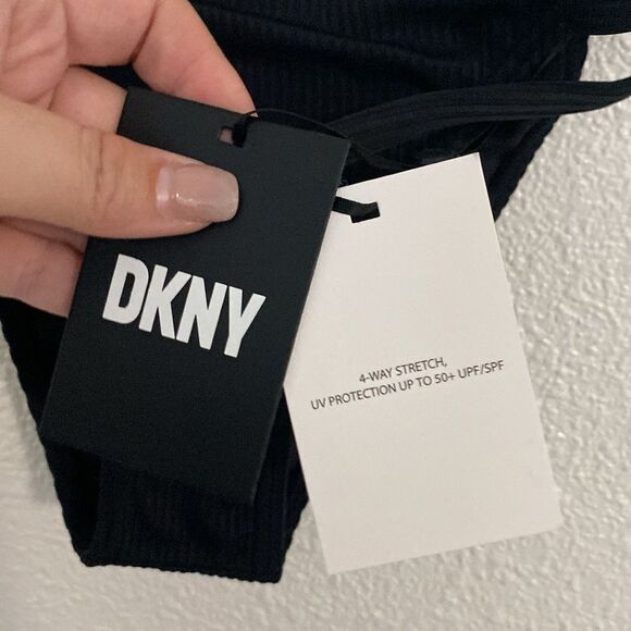 NWT- DKNY-Adjustable string Bikini bottoms- black- ribbed- Size medium - Picture 3 of 8
